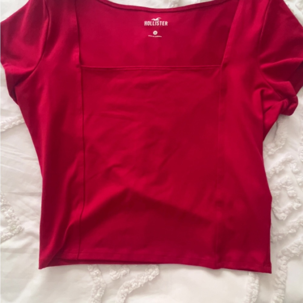 Hollister Women's Bold Red Short Sleeve Tee